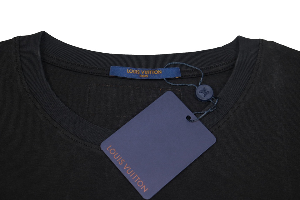 L*V* T-shirt